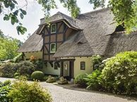 Raboes 19, 1251 AK Laren (NH)