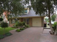 Zwaagdijk 28, 1683 NJ Zwaagdijk-Oost