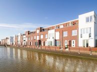 Bruine Bank 17, 1132 LN Volendam