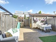 Bassein 28, 1531 BK Wormer