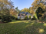 Raboes 12, 1251 AL Laren (NH)