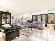 Gele Helmbloem 1, 1991 KD Velserbroek