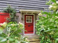 Raboes 11, 1251 AK Laren (NH)