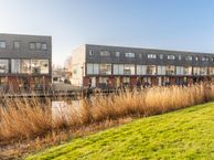 J. Michaëlpad 100, 1992 AV Velserbroek