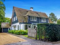 Wally Moesweg 12, 1251 AT Laren (NH)